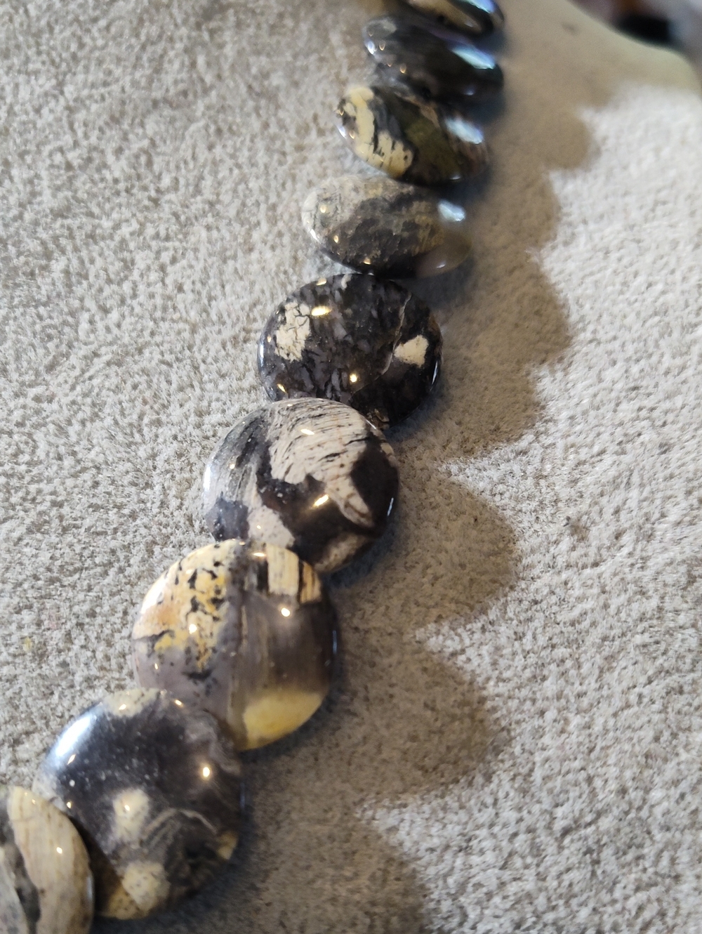 Artisan Natural Agate Disc Necklace in Black, Gray & Cream 21" - Picture 3 of 7